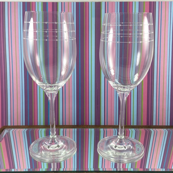 Monique Lhuillier for Royal Doulton pair of wine glasses NIB - Picture 2 of 10